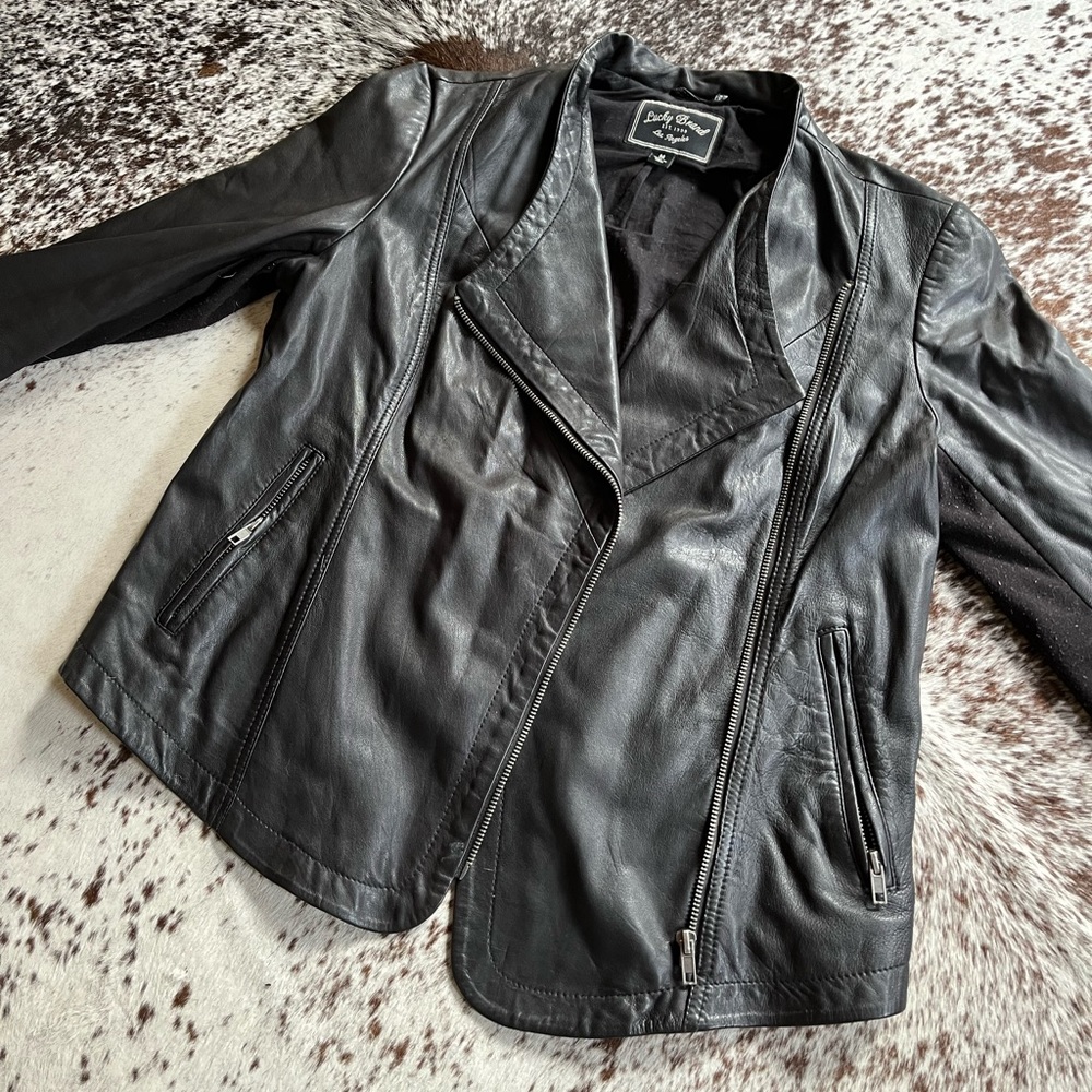 Lucky brand medium genuine leather jacket. Great condition.